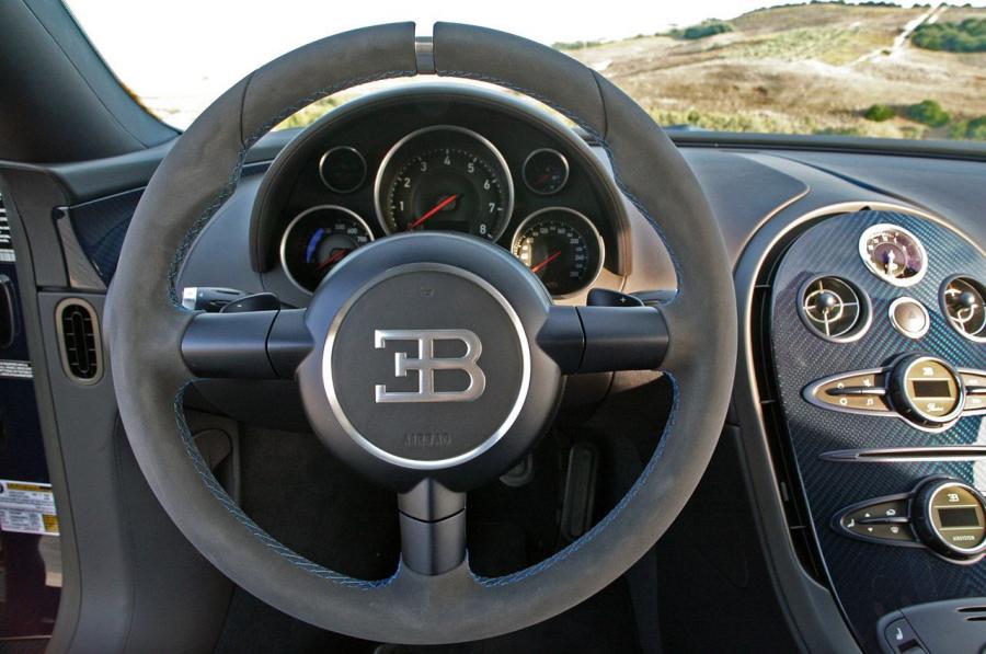  Bugatti Veyron 16.4 Super Sport 2011 года  (фото 16 из 43)